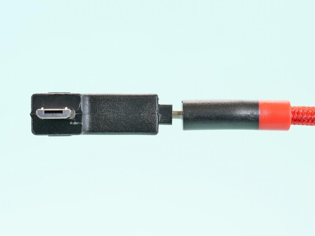 04
KAUMO_Micro USB L型アダプター 右 KM-UC219
接続横から