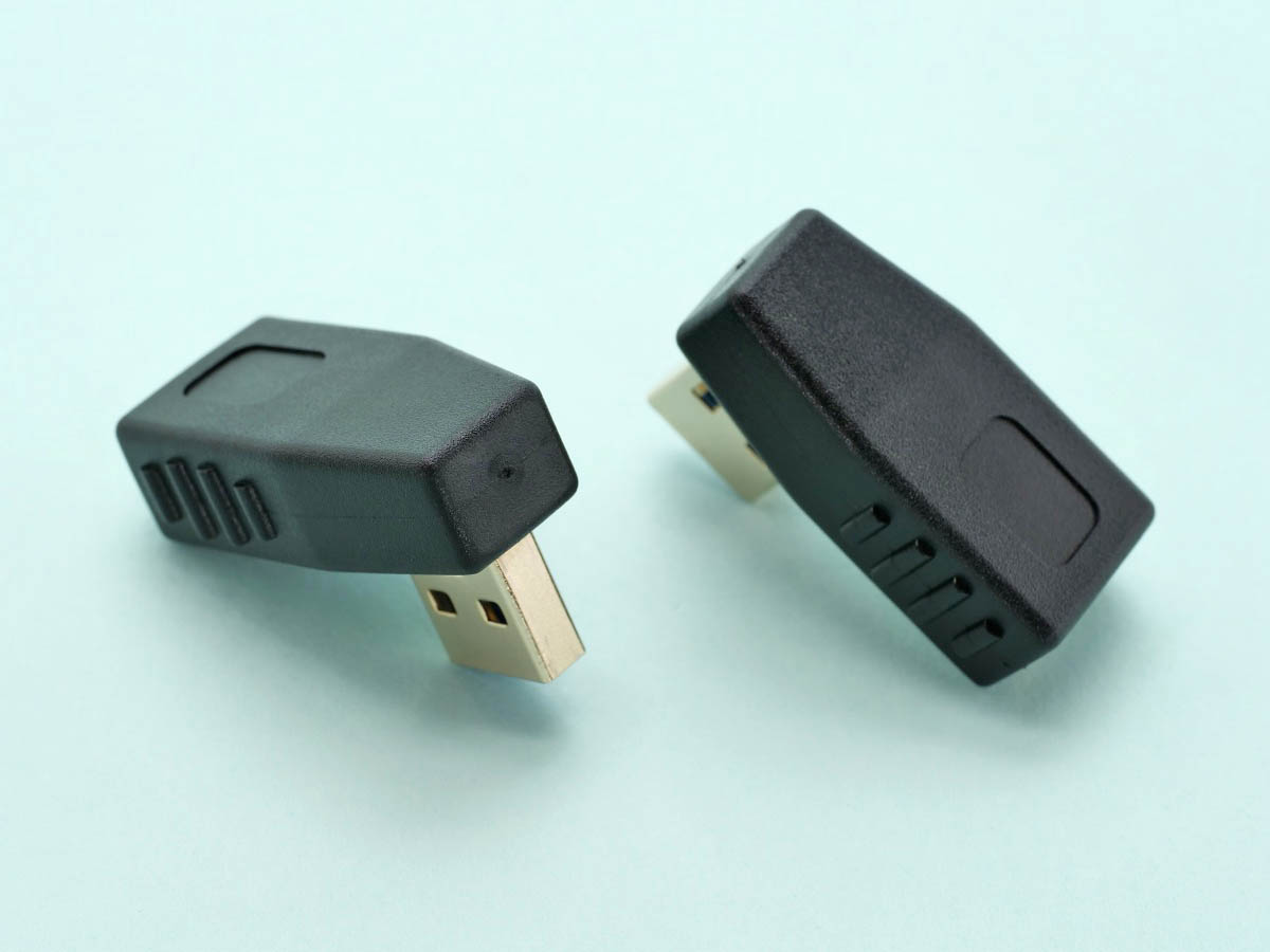 02
Cable Matters USB 3.0アダプタ L字型 202062
外観_1