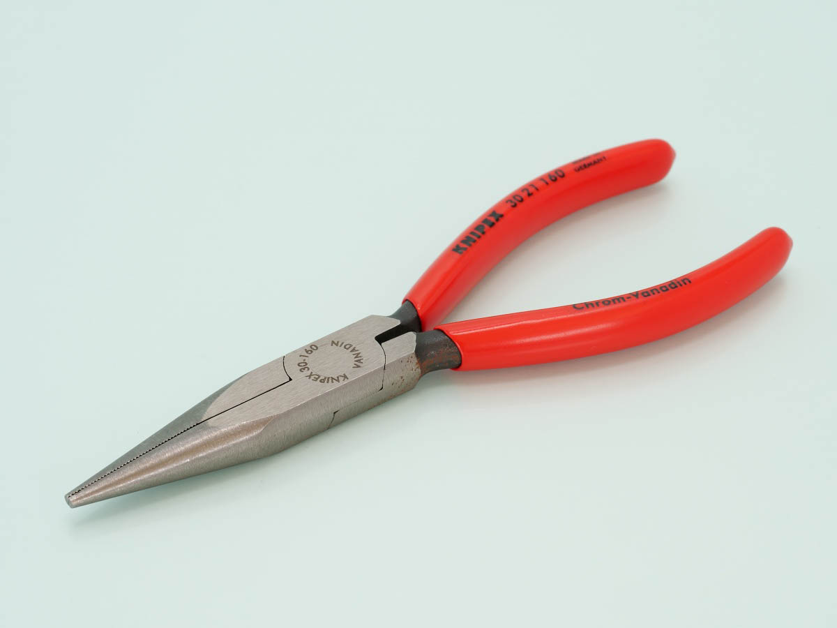 01
KNIPEX ロングノーズプライヤー 3021-160
外観_全体