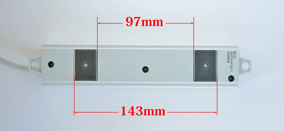 11
エレコム 電源タップ 3ピン 4個口 スイングプラグ T-T06-3410LG/RS
寸法_本体裏マグネット間隔